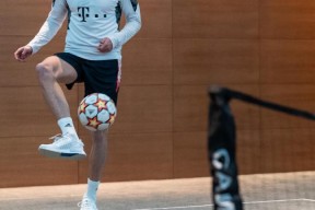 英雄联盟有礼投注-转会期体能课后，北京首钢队长鼓劲备战欧冠，悬念犹存，赛季目标并未改变的简单介绍